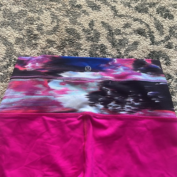 Lululemon Pink Wunder Under Hi Rise
Special Edition Crop Leggings Size 6 - Picture 3 of 3